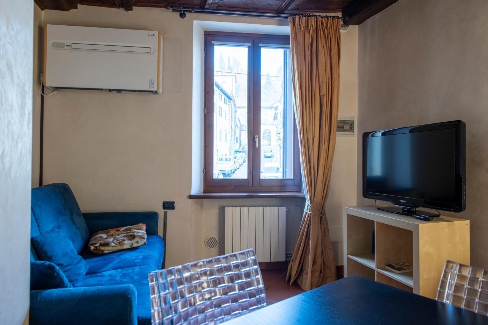 Ai Piedi Del Castello / 4Pl / Apt. Full فيرونا المظهر الخارجي الصورة