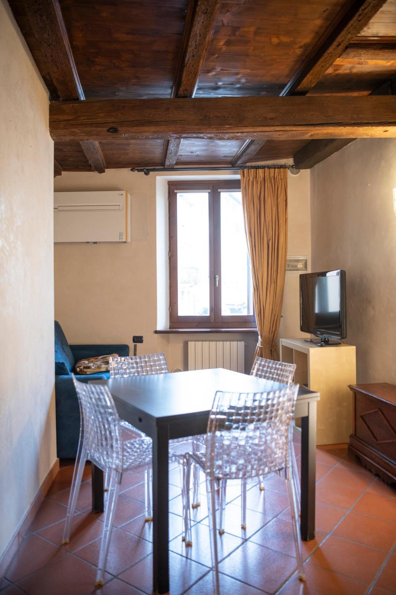 Ai Piedi Del Castello / 4Pl / Apt. Full فيرونا المظهر الخارجي الصورة