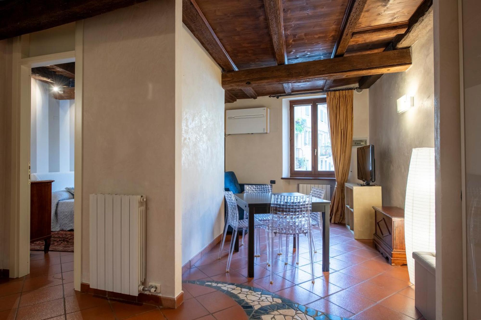 Ai Piedi Del Castello / 4Pl / Apt. Full فيرونا المظهر الخارجي الصورة