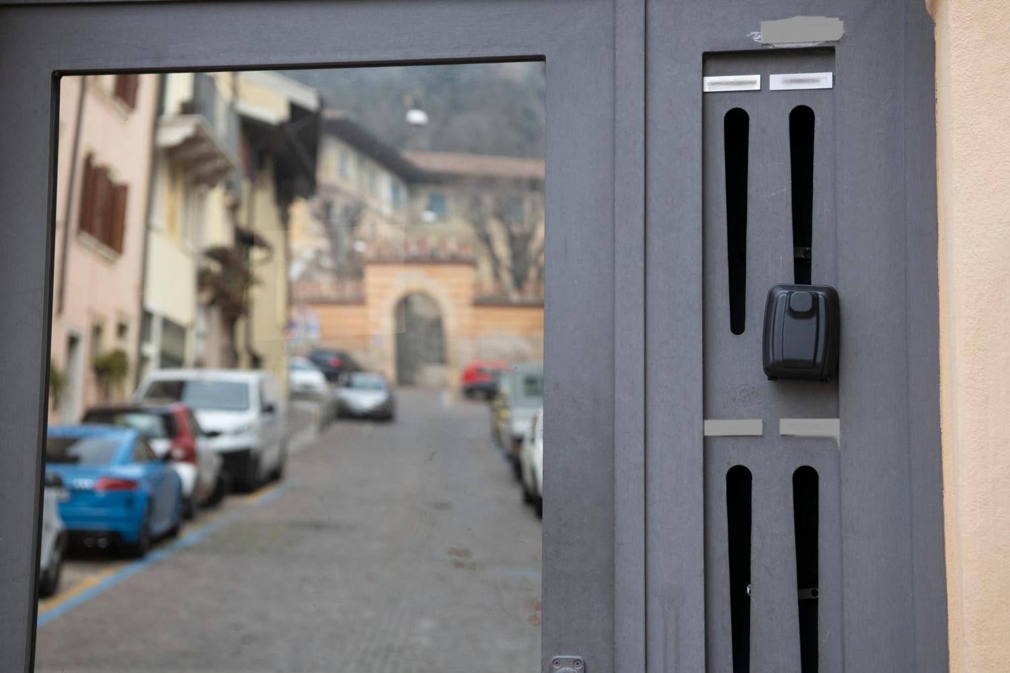Ai Piedi Del Castello / 4Pl / Apt. Full فيرونا المظهر الخارجي الصورة