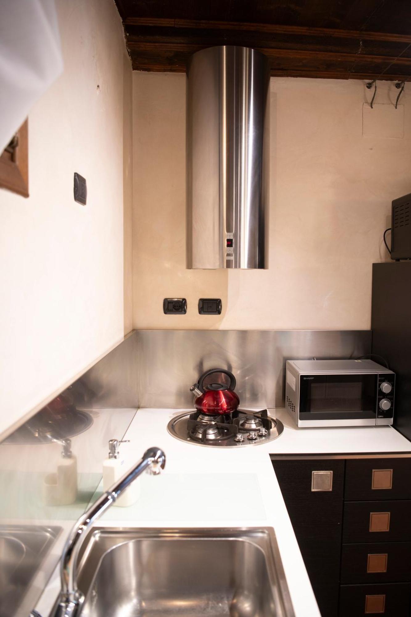 Ai Piedi Del Castello / 4Pl / Apt. Full فيرونا المظهر الخارجي الصورة